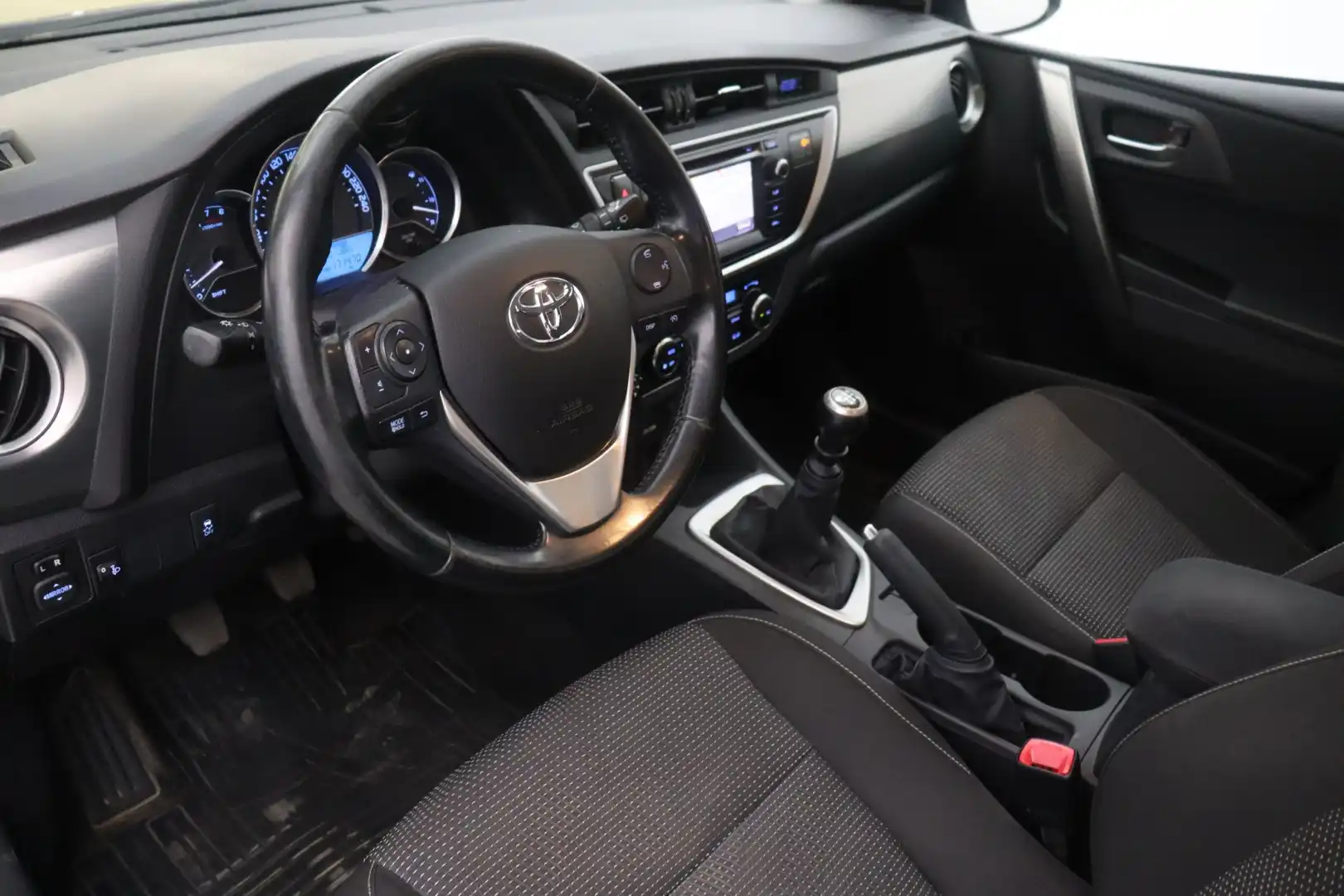 car-image