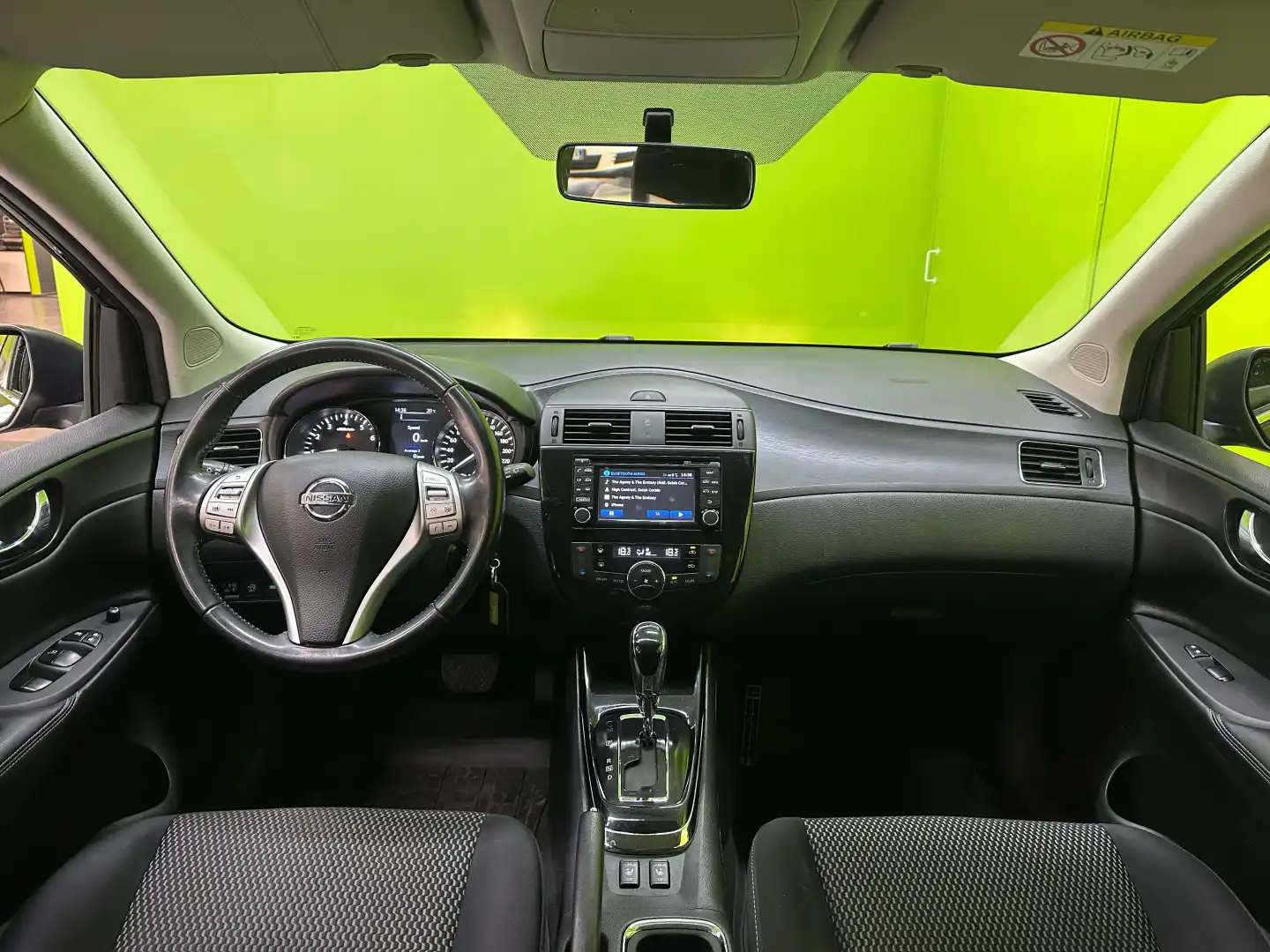 car-image
