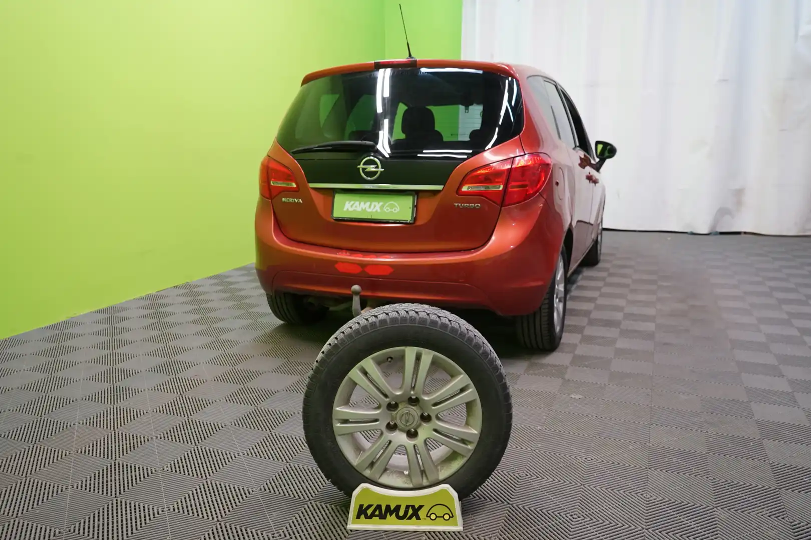 car-image
