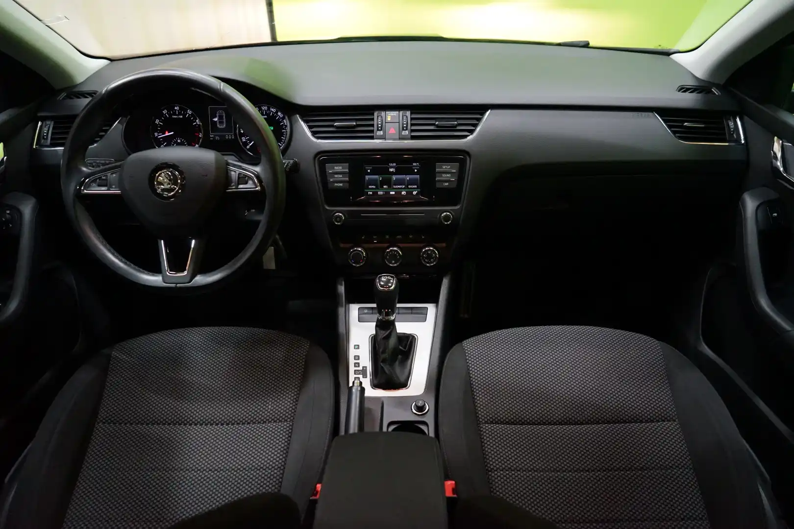 car-image