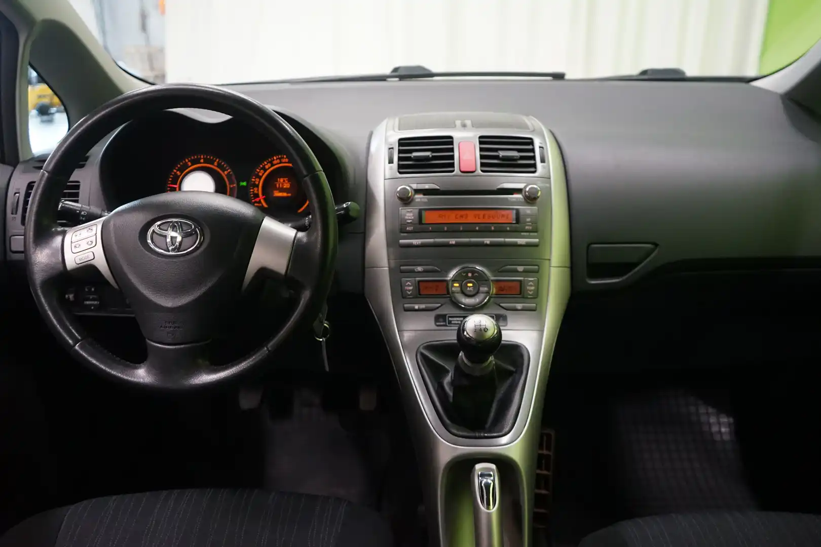 car-image