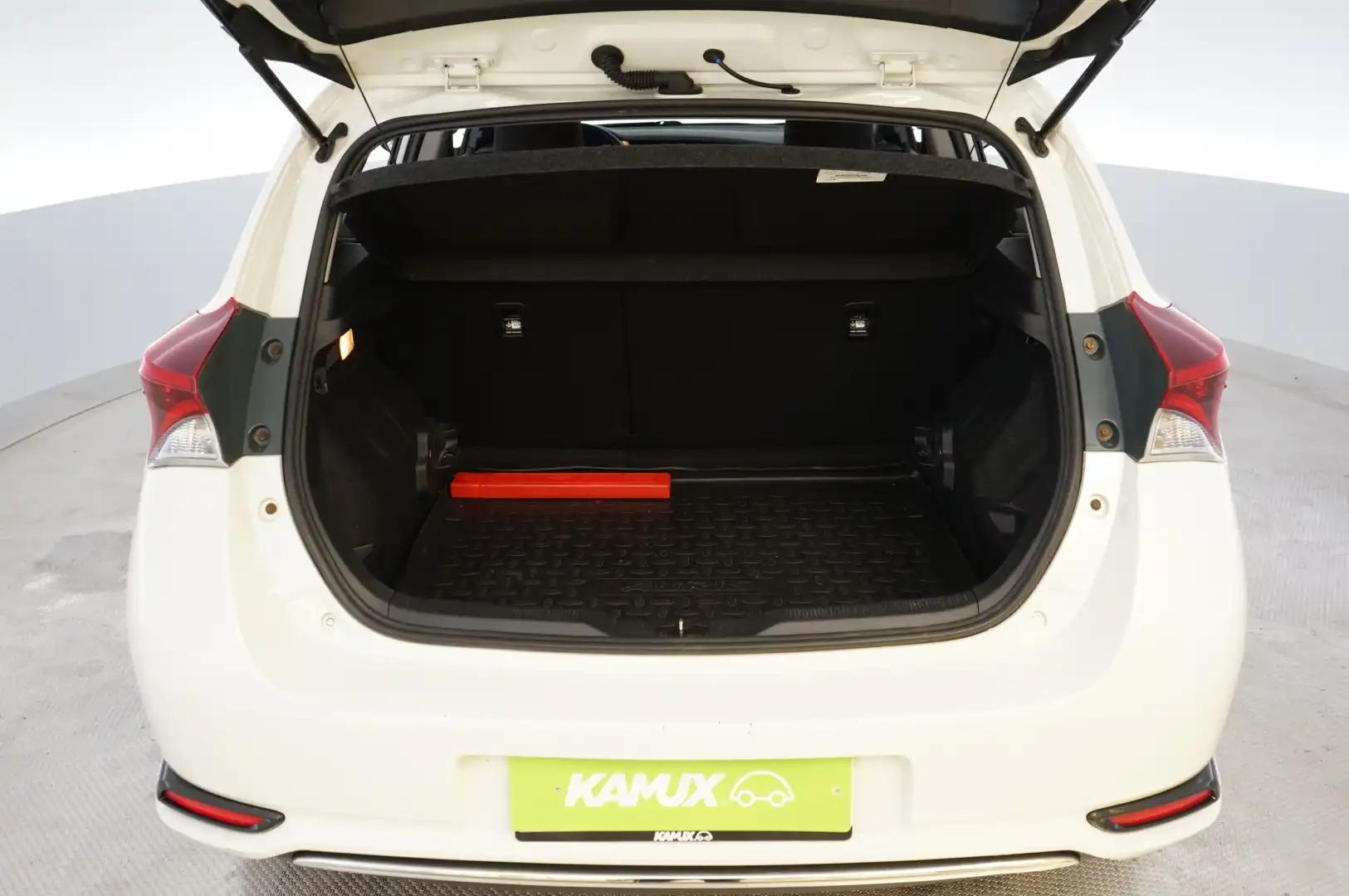 car-image