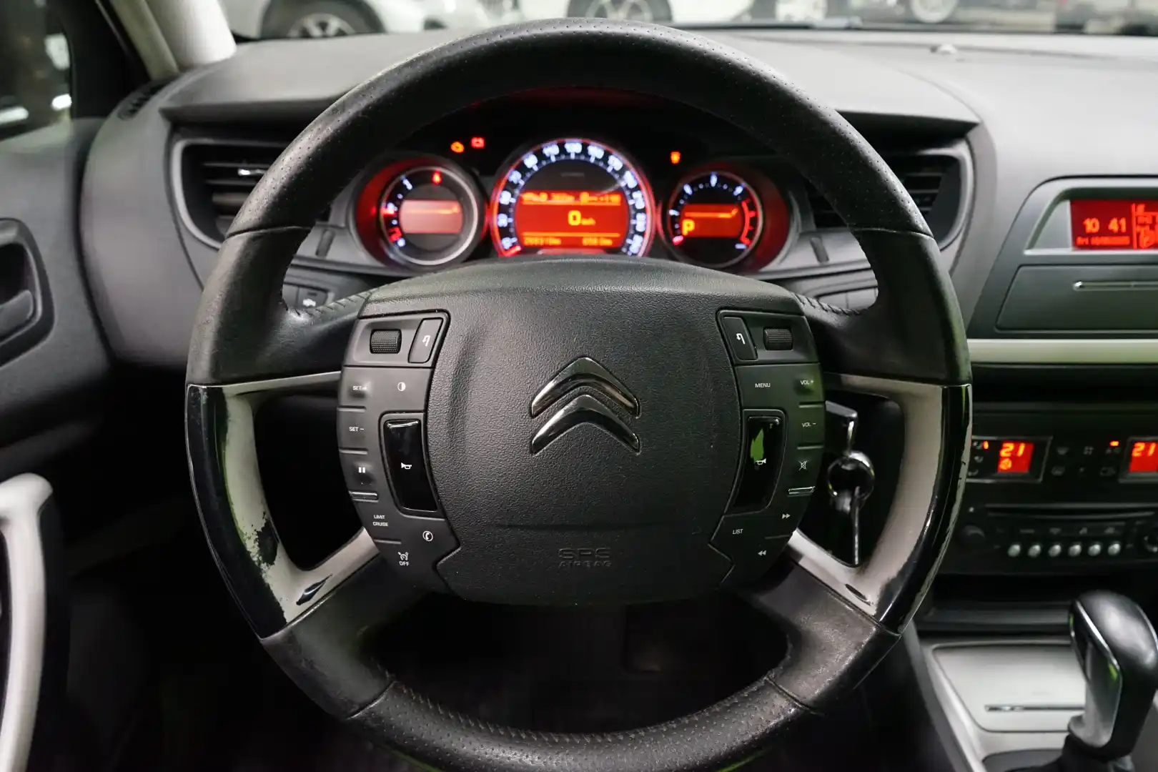 car-image