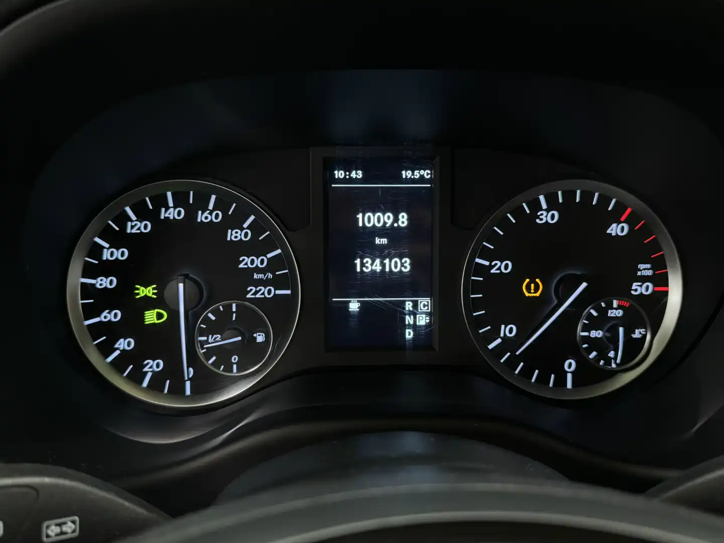 car-image