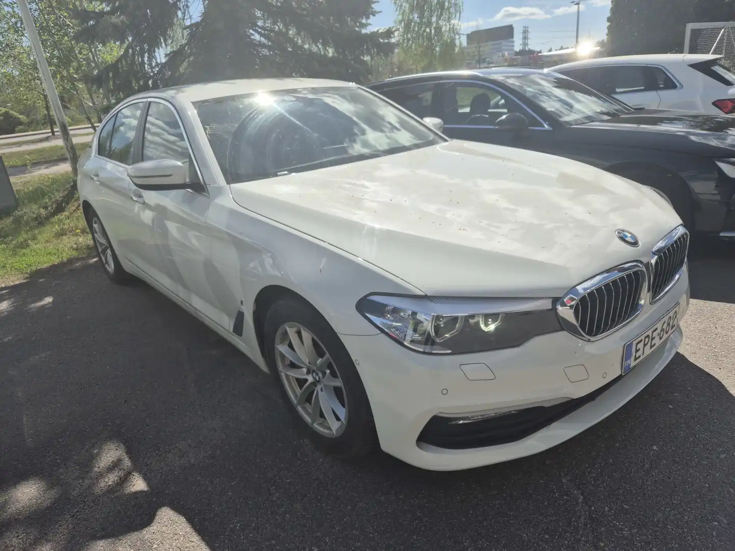 car-image