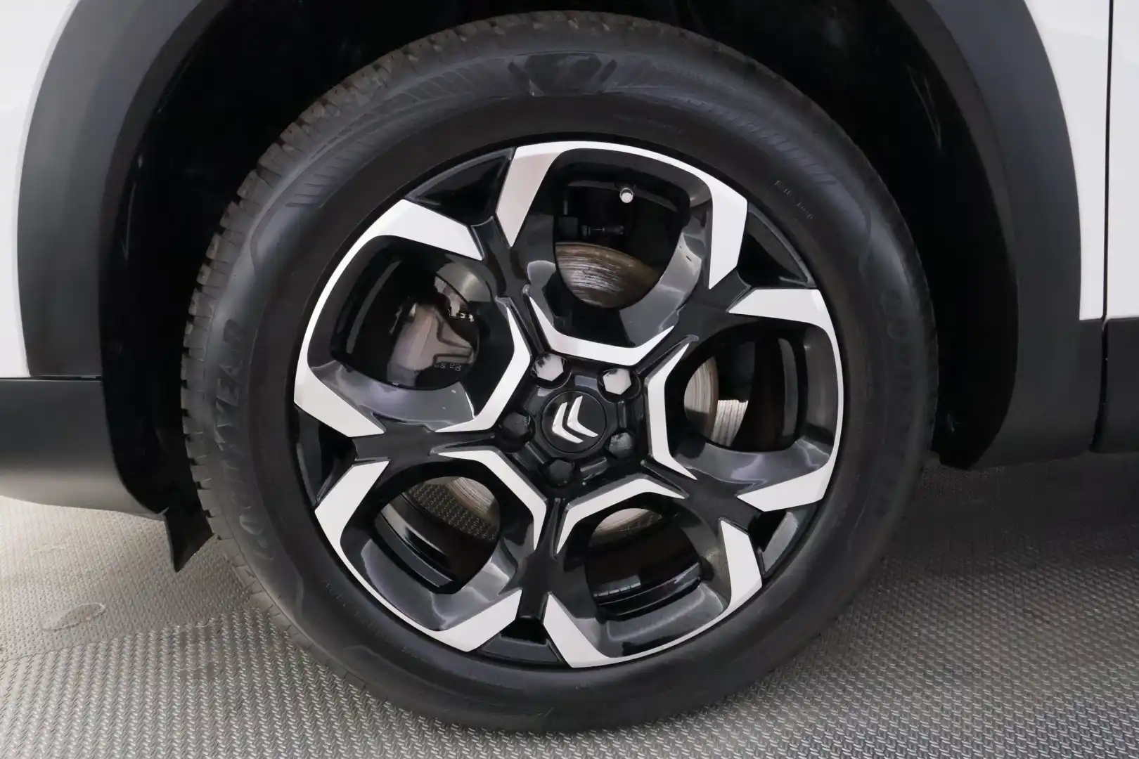 car-image