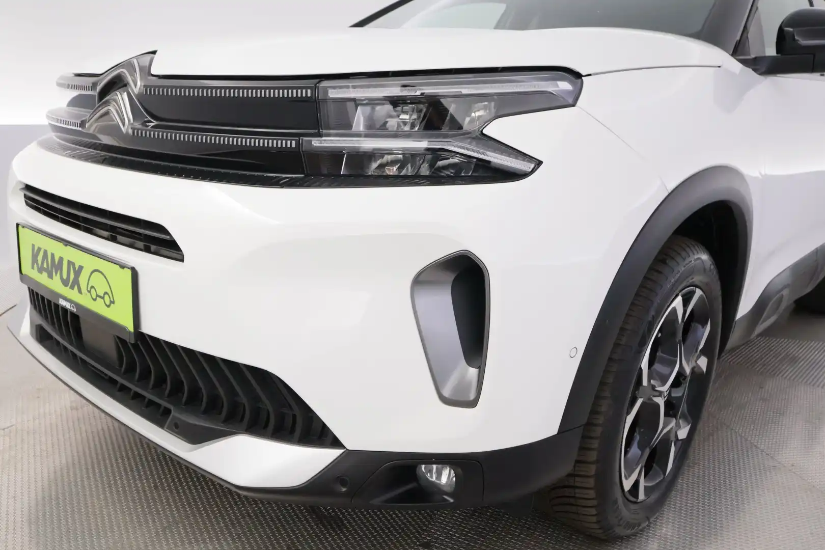 car-image