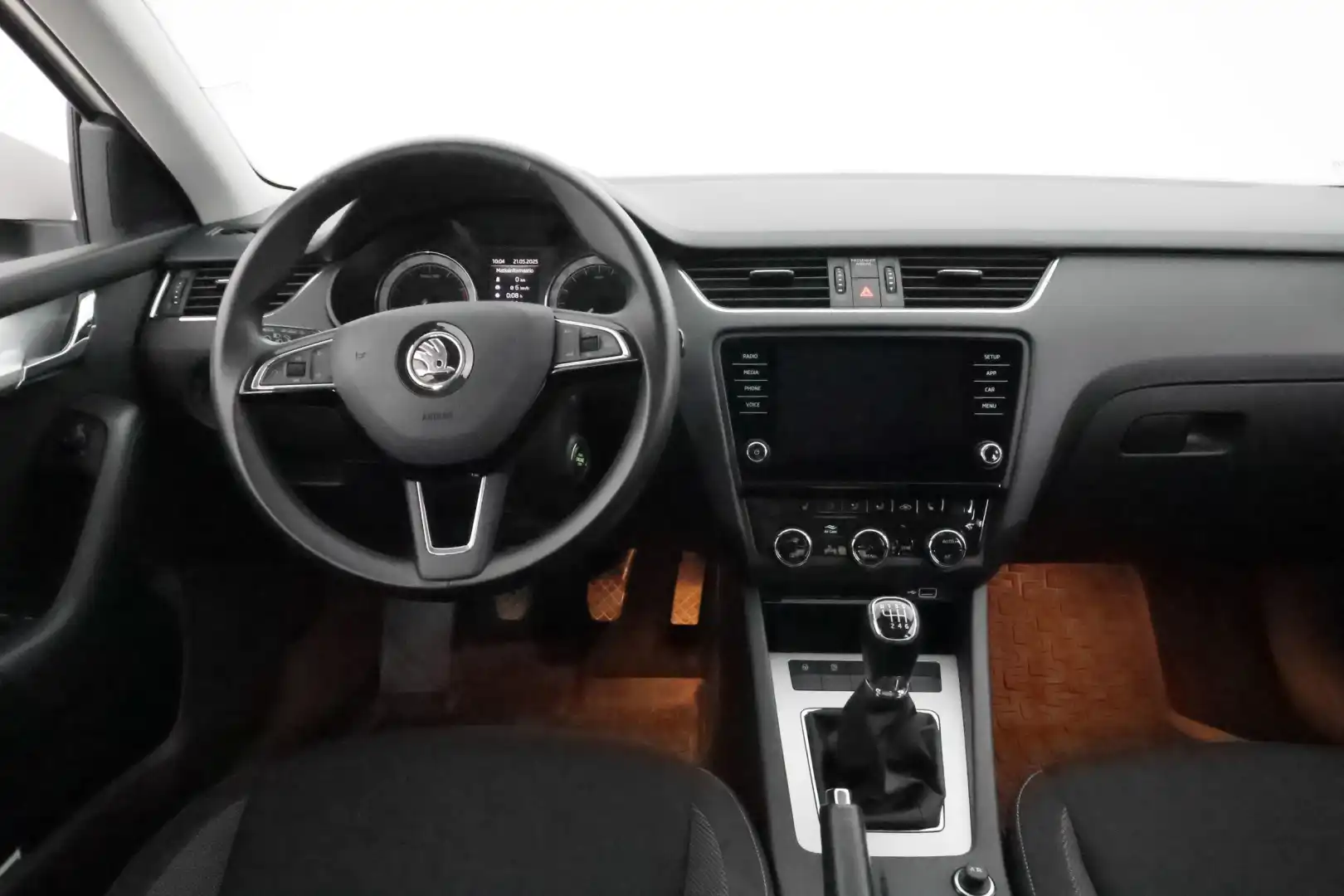 car-image