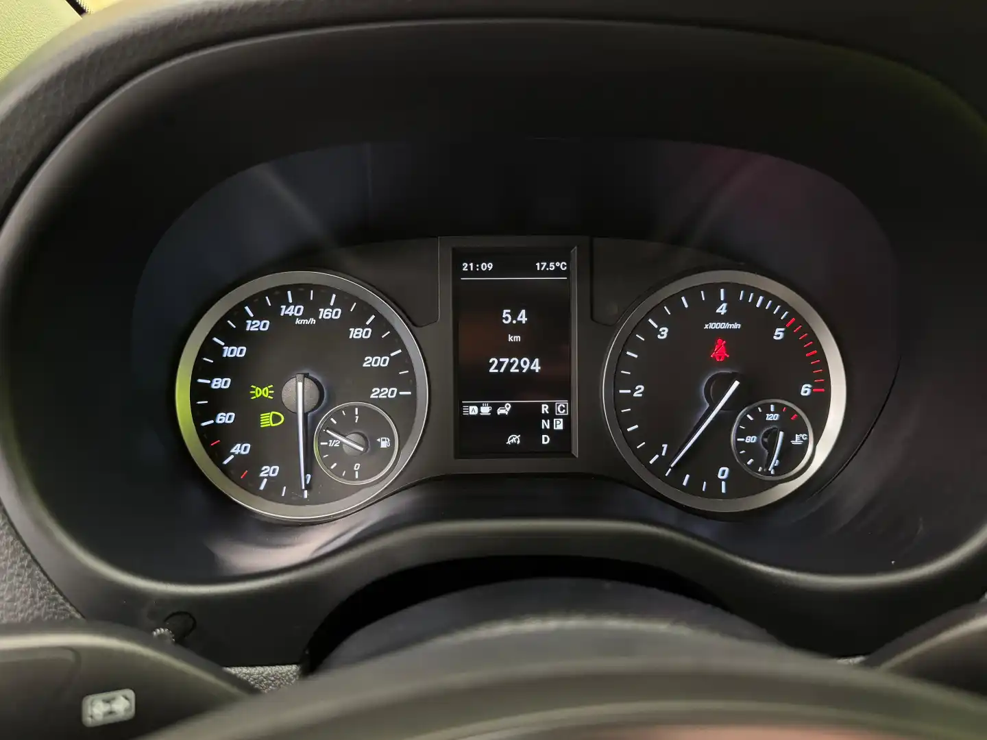 car-image