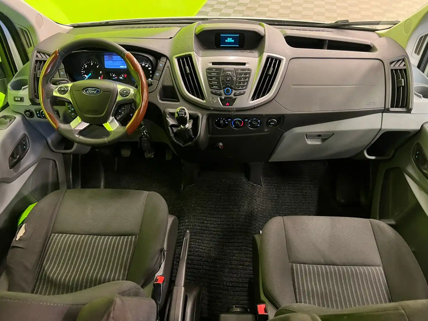 car-image