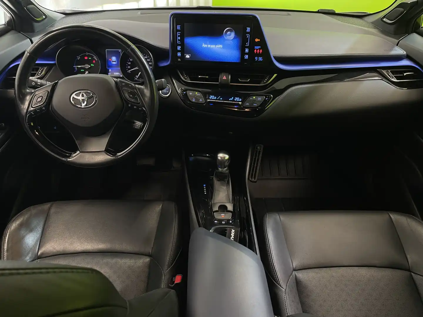 car-image