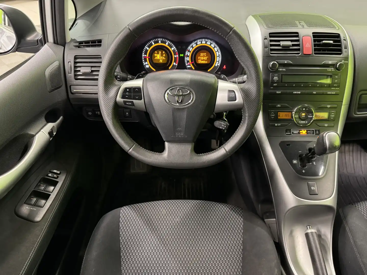 car-image