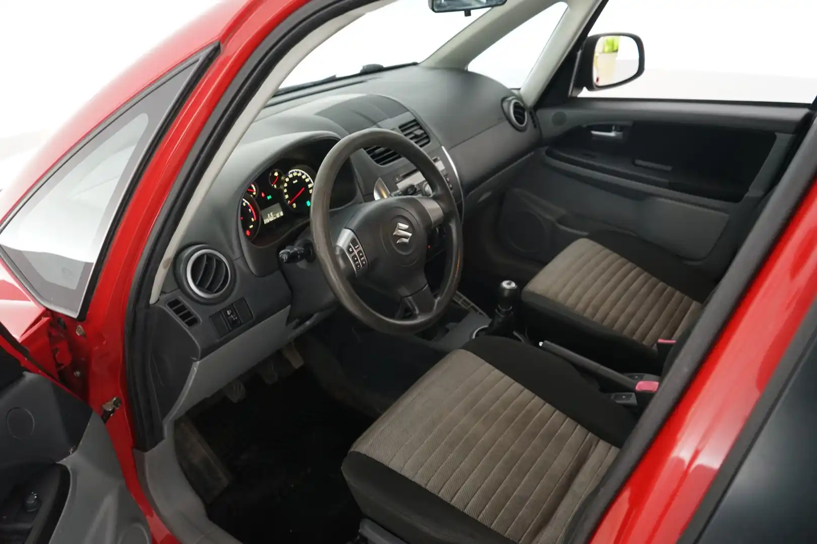 car-image