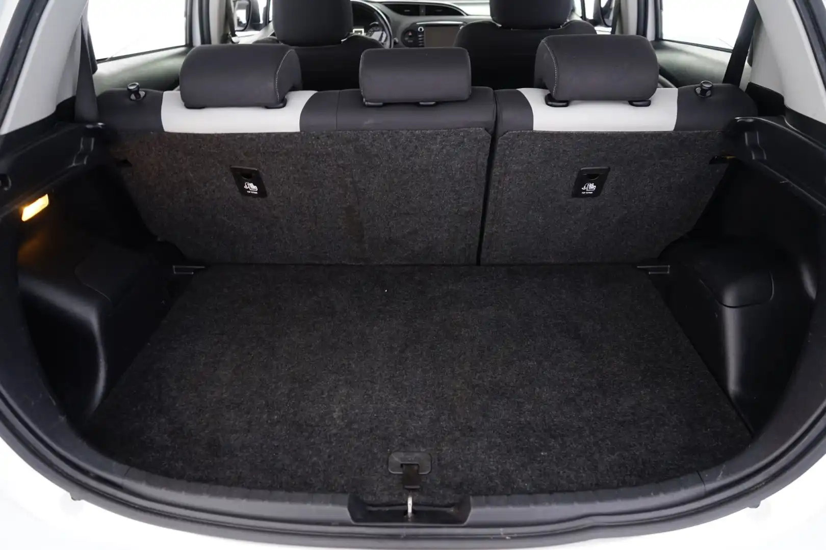 car-image