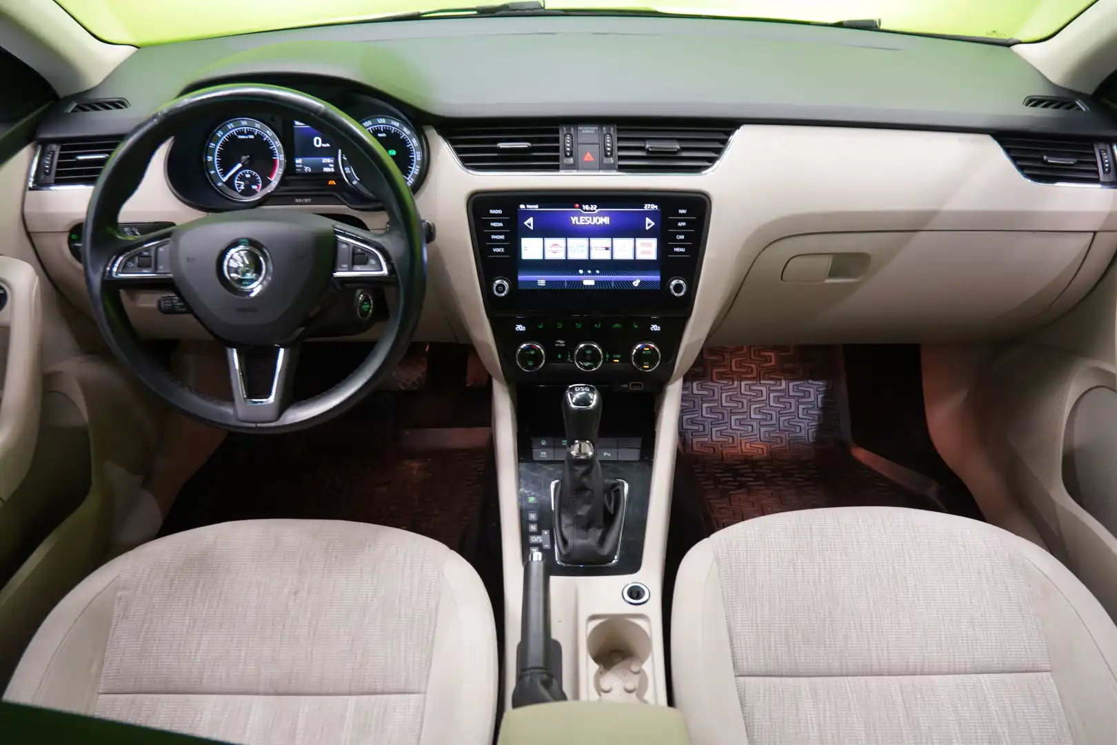 car-image