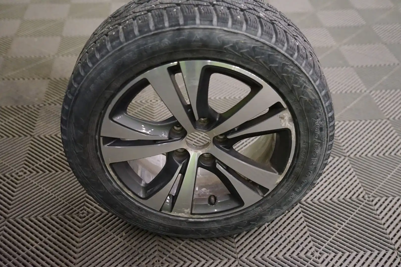car-image