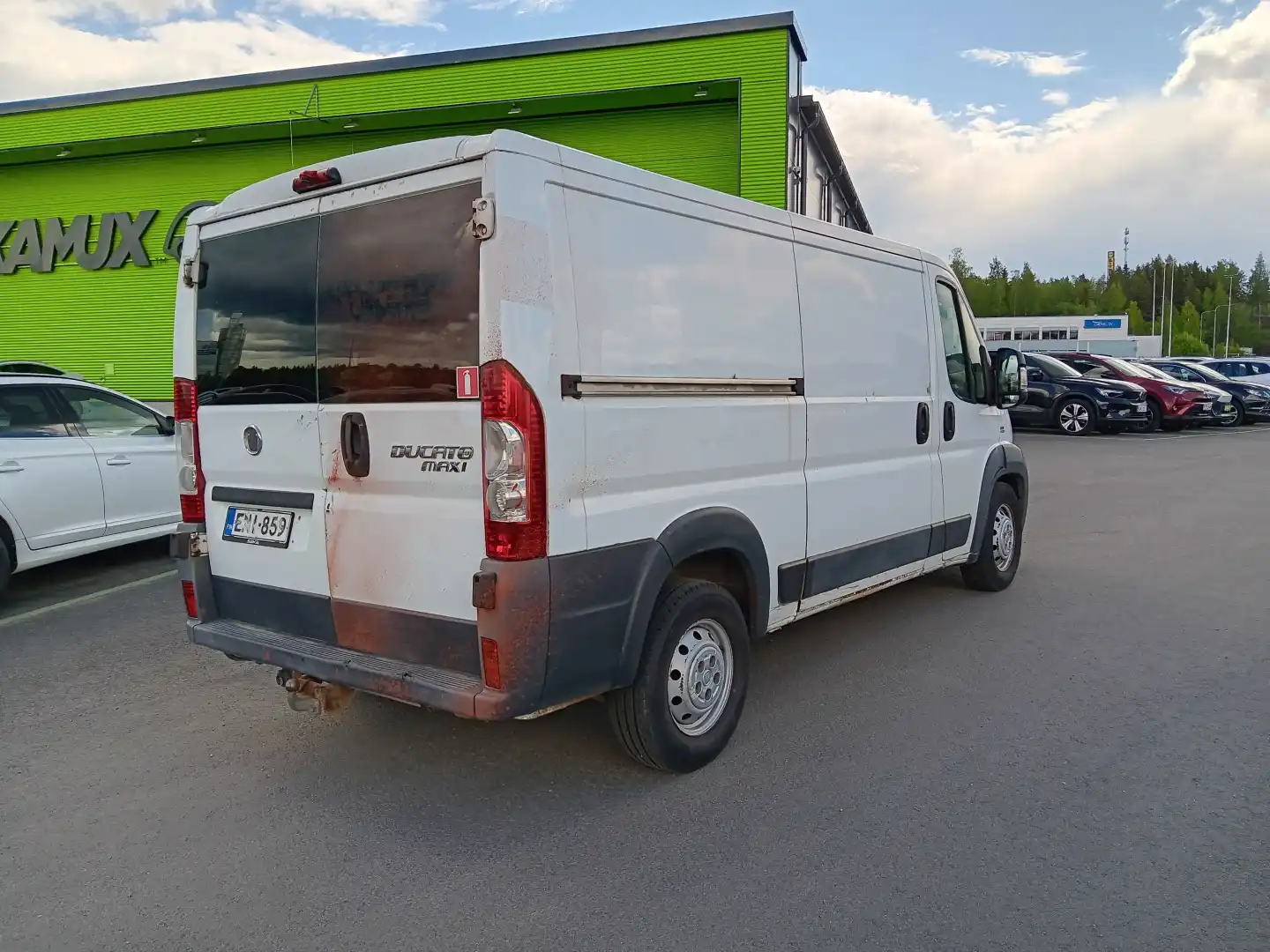 car-image