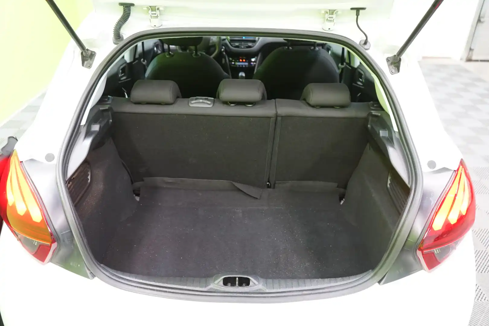 car-image