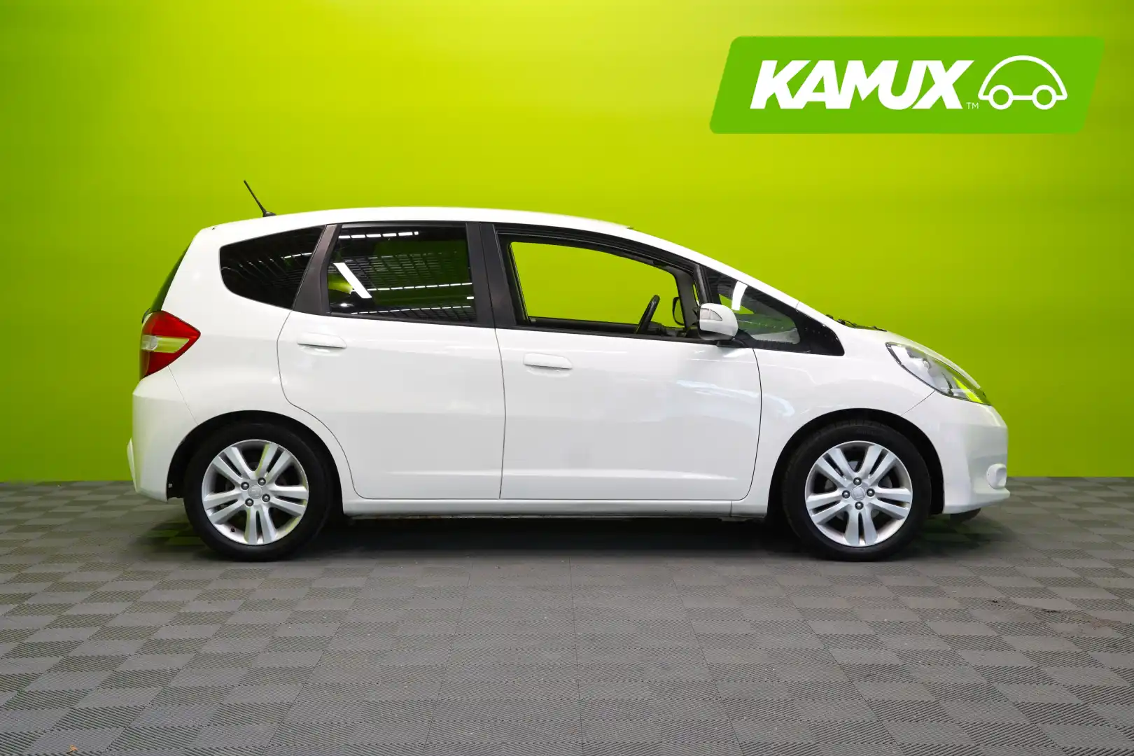 car-image