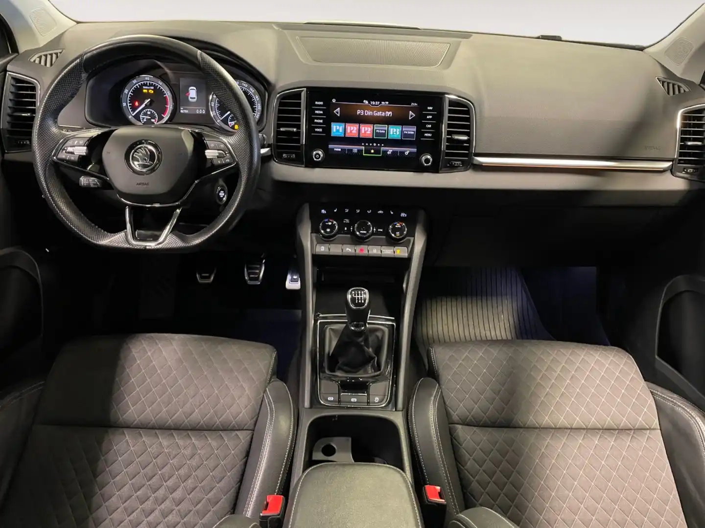 car-image