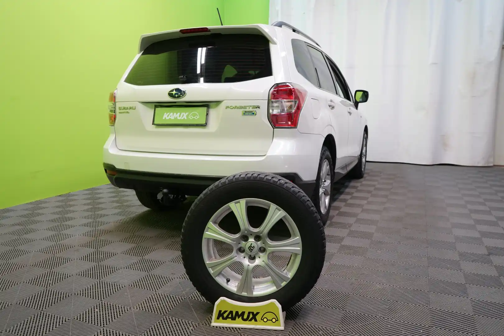 car-image
