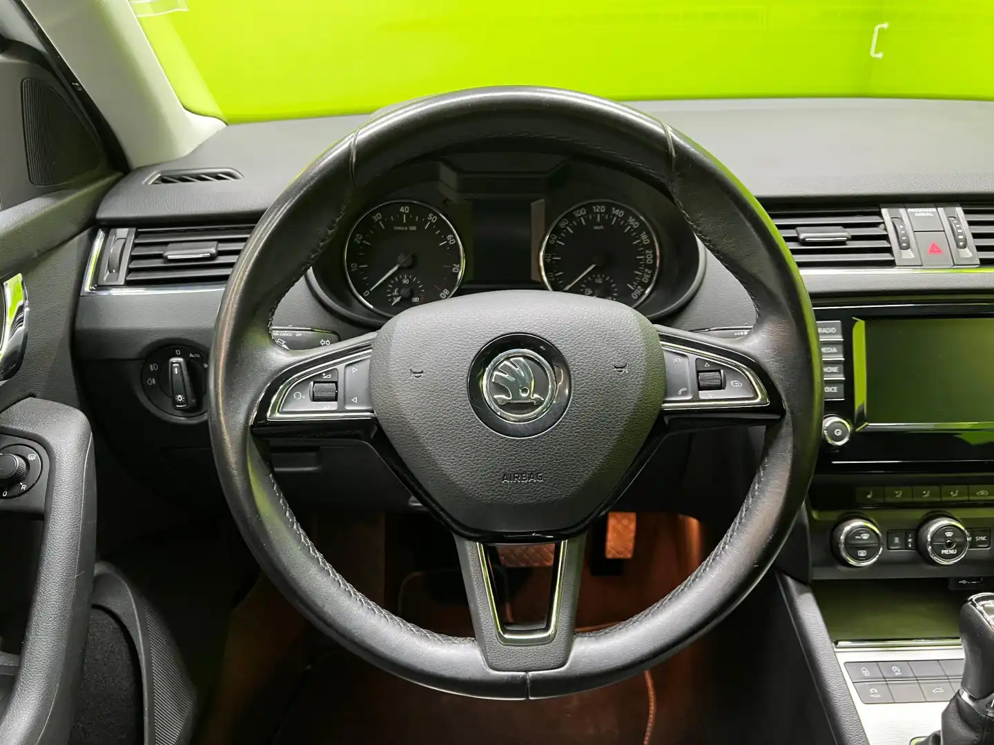 car-image