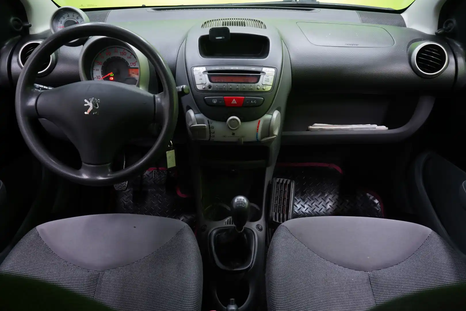 car-image