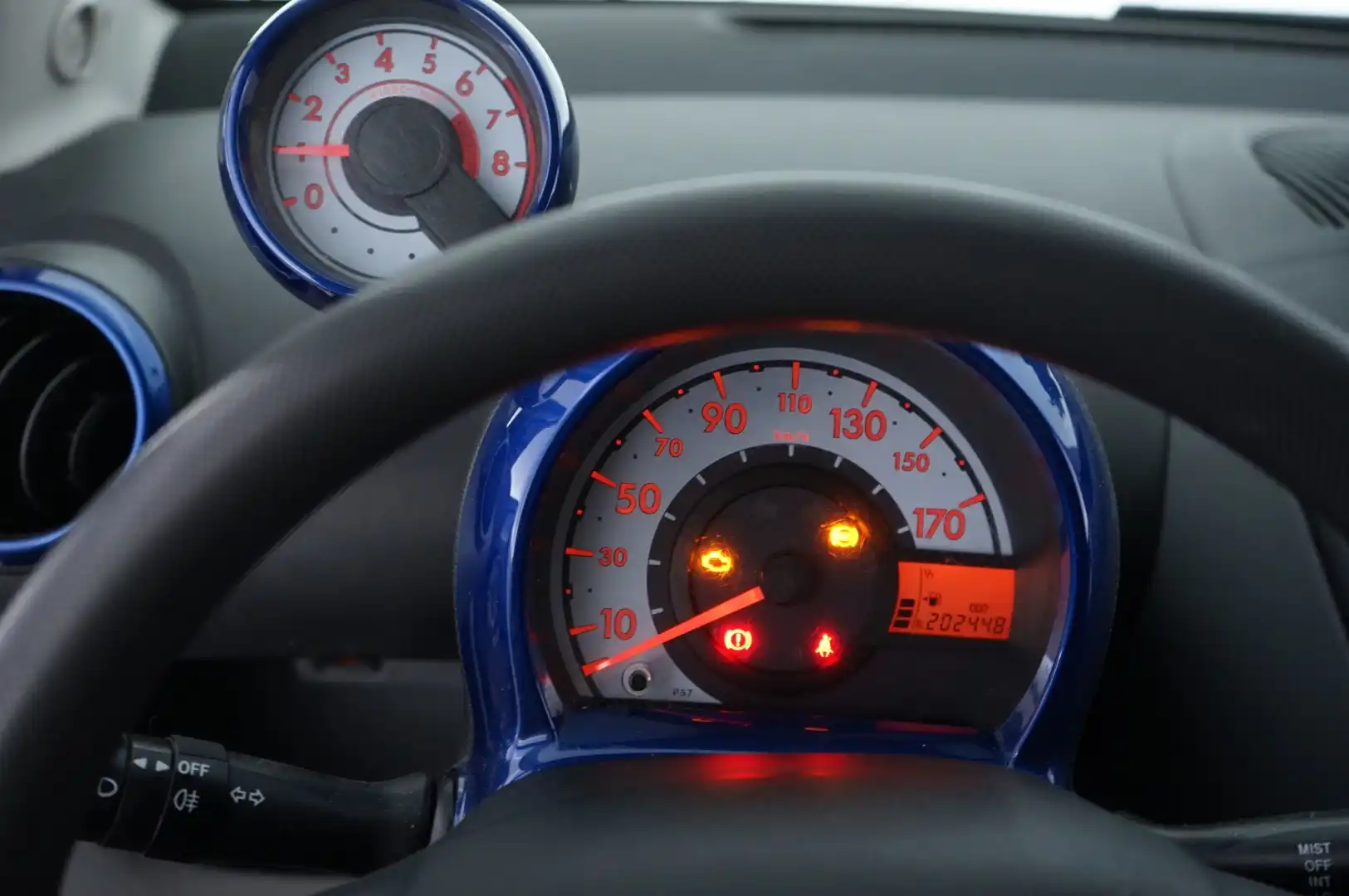 car-image