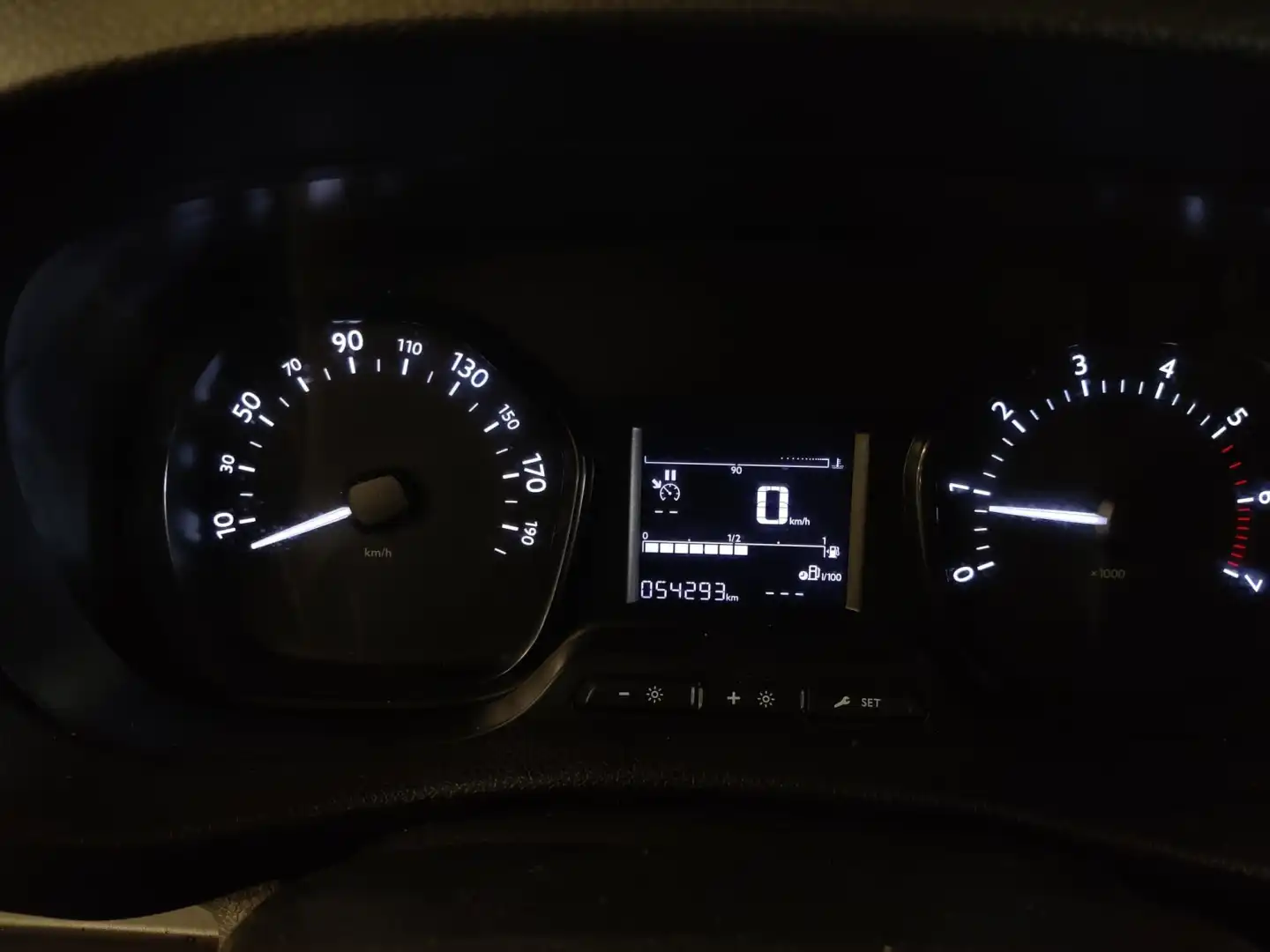 car-image