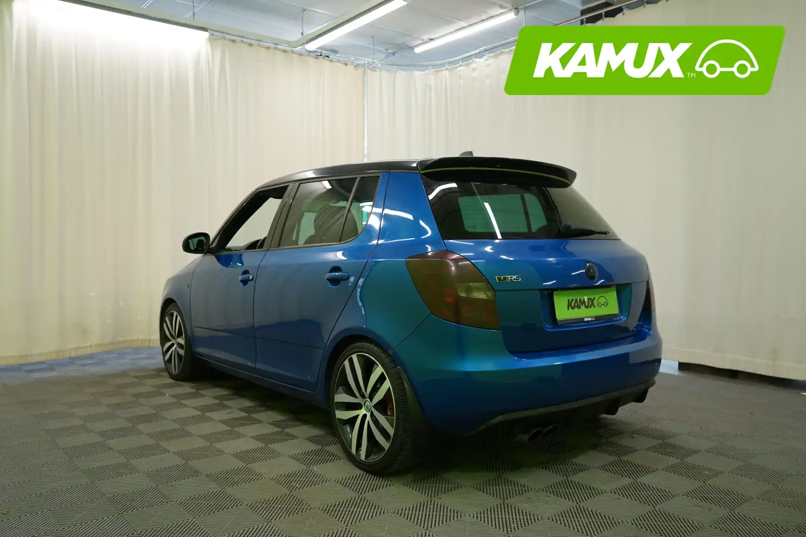car-image