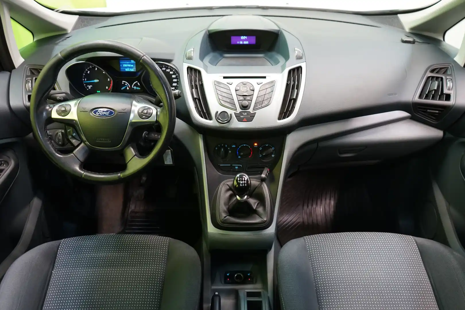 car-image