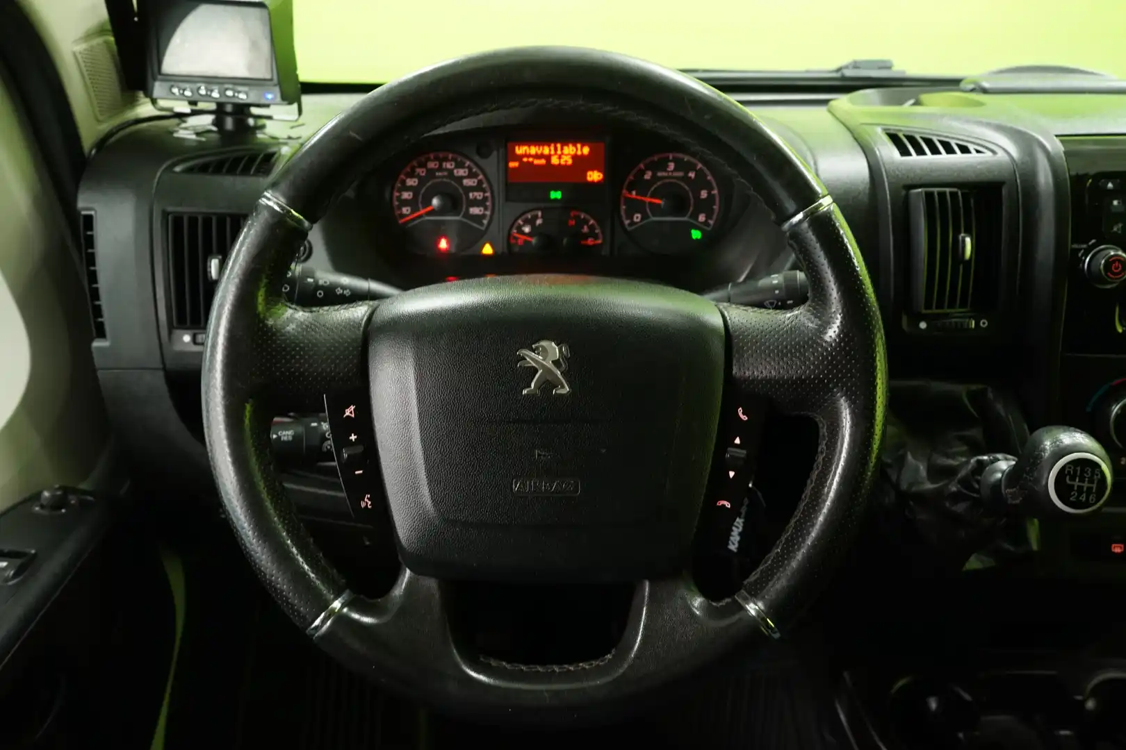 car-image