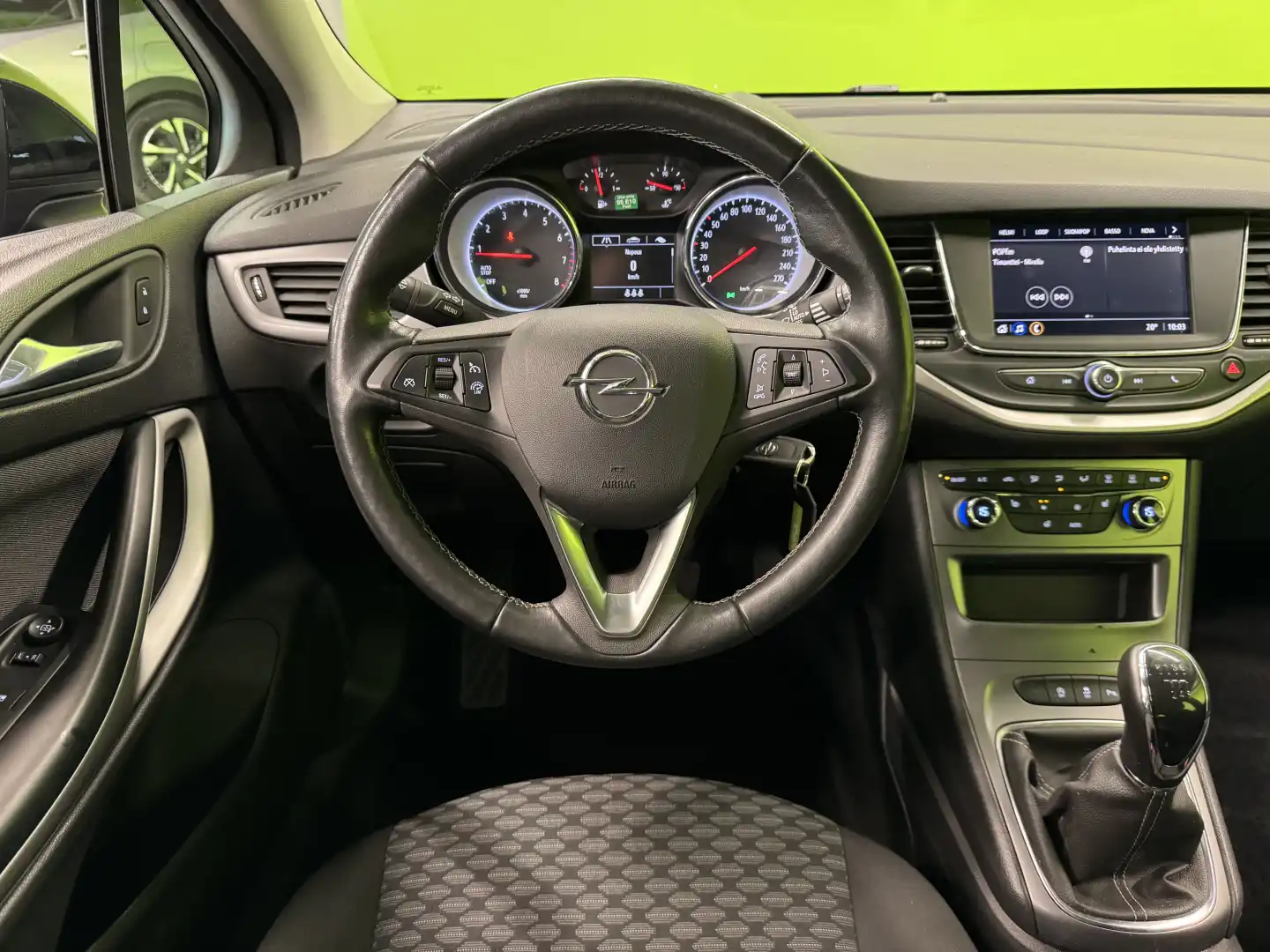 car-image