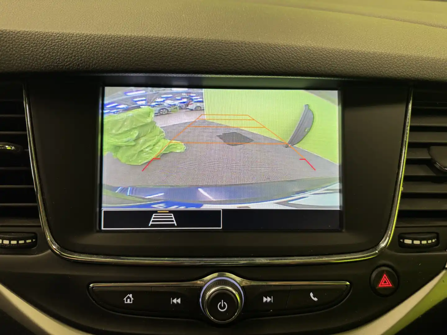 car-image