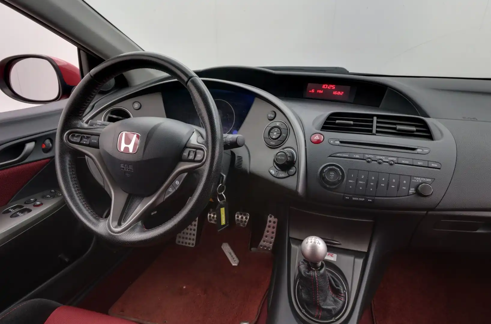 car-image