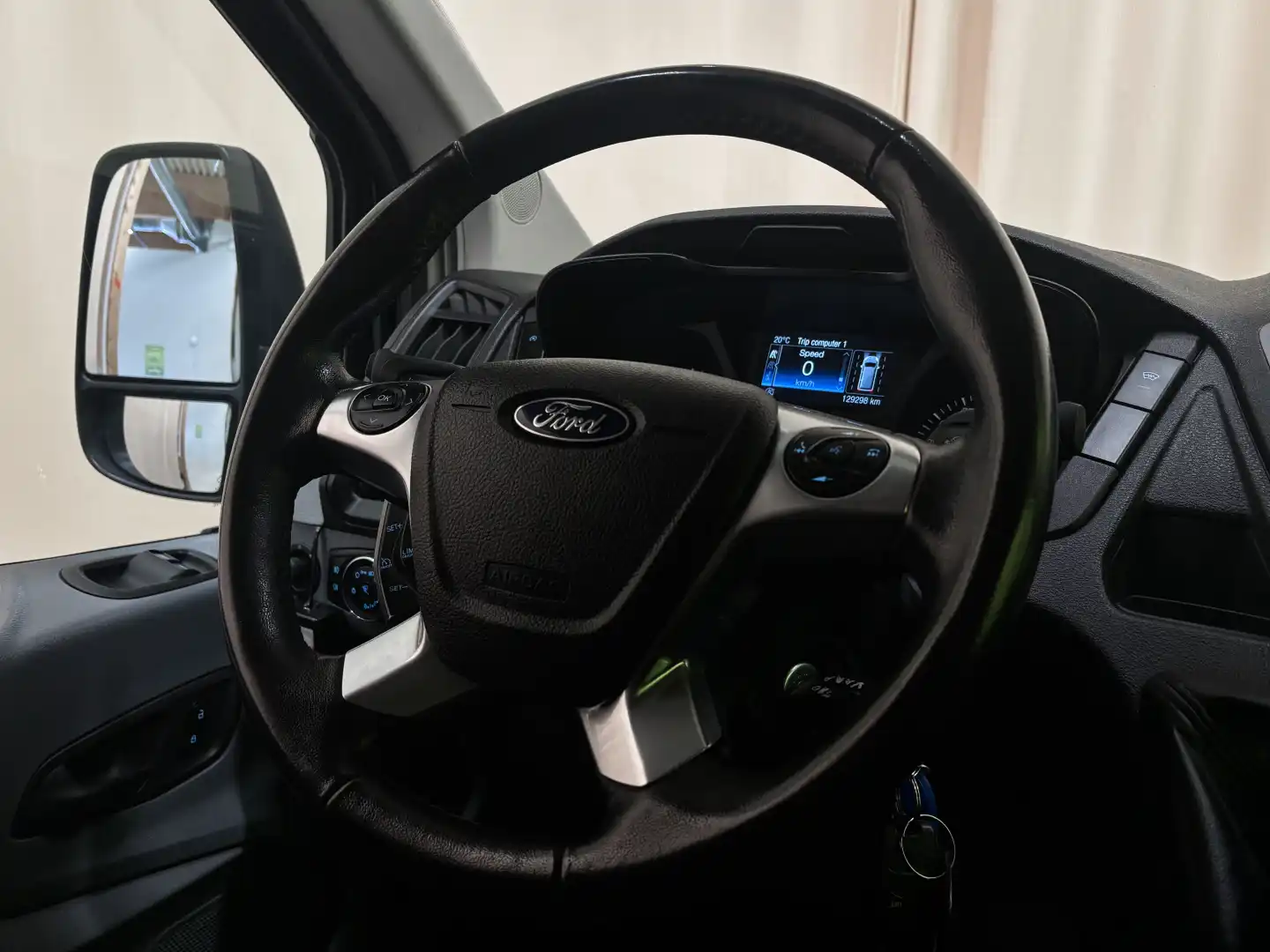 car-image