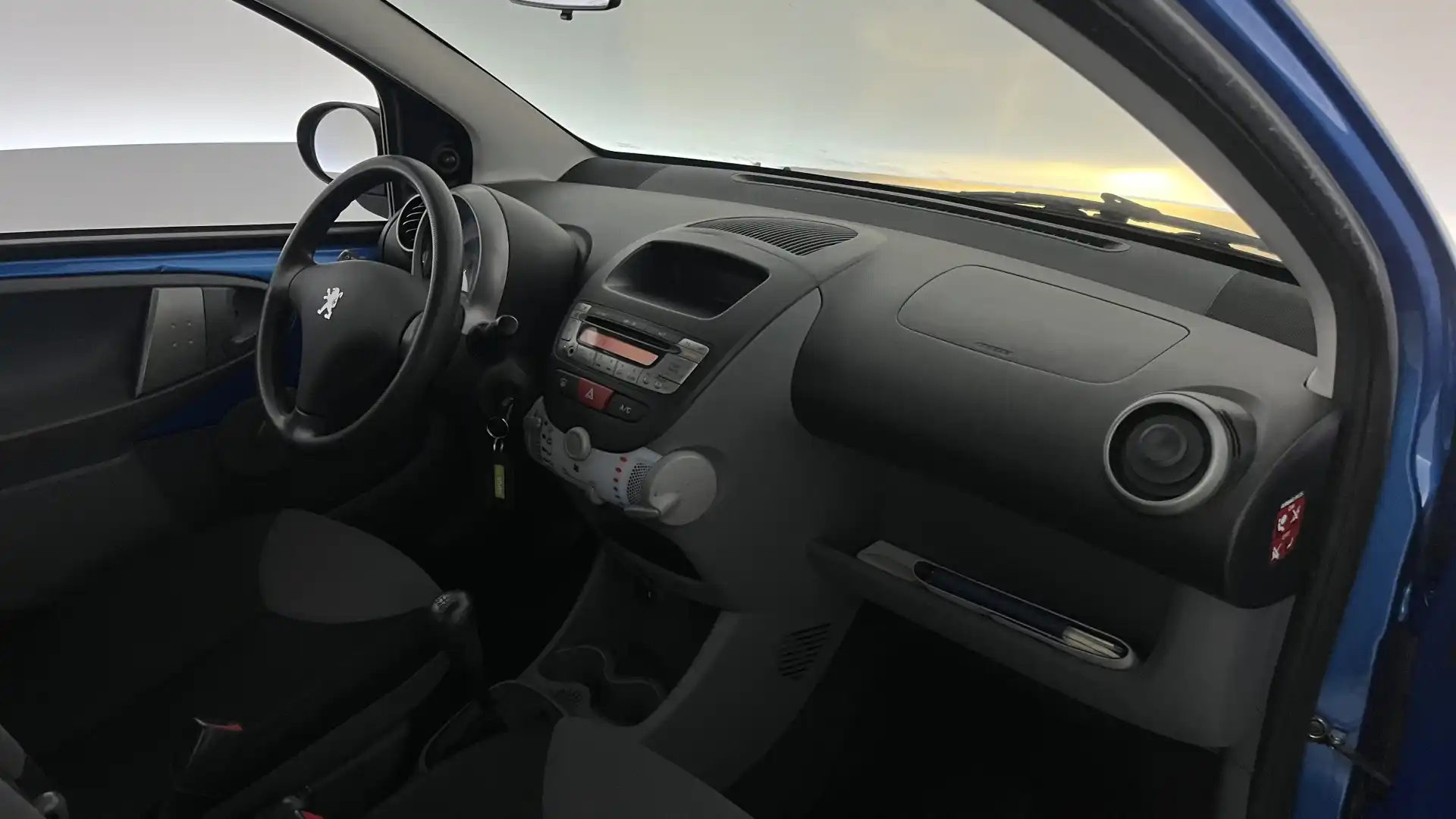 car-image