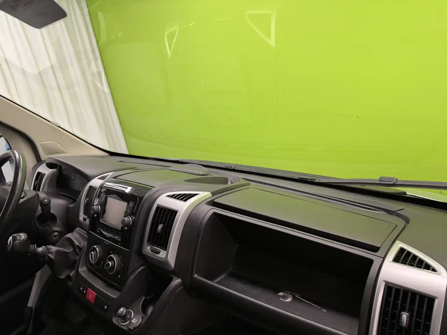 car-image