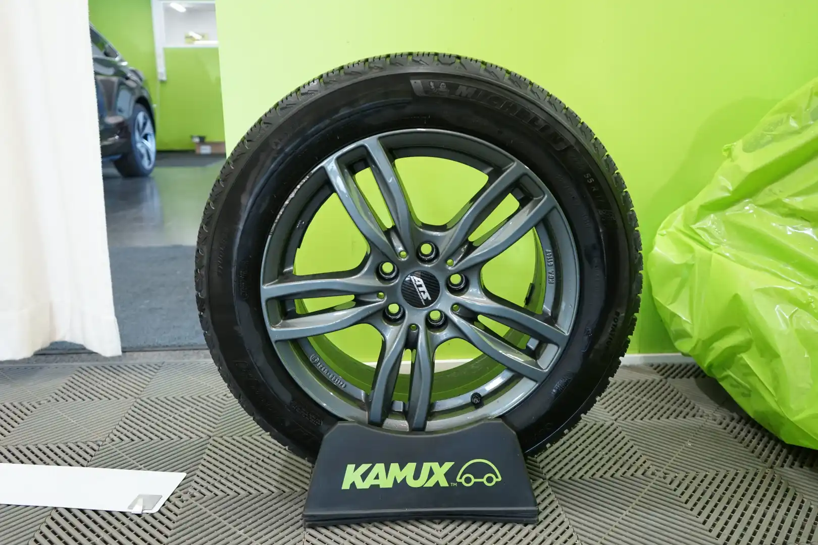 car-image