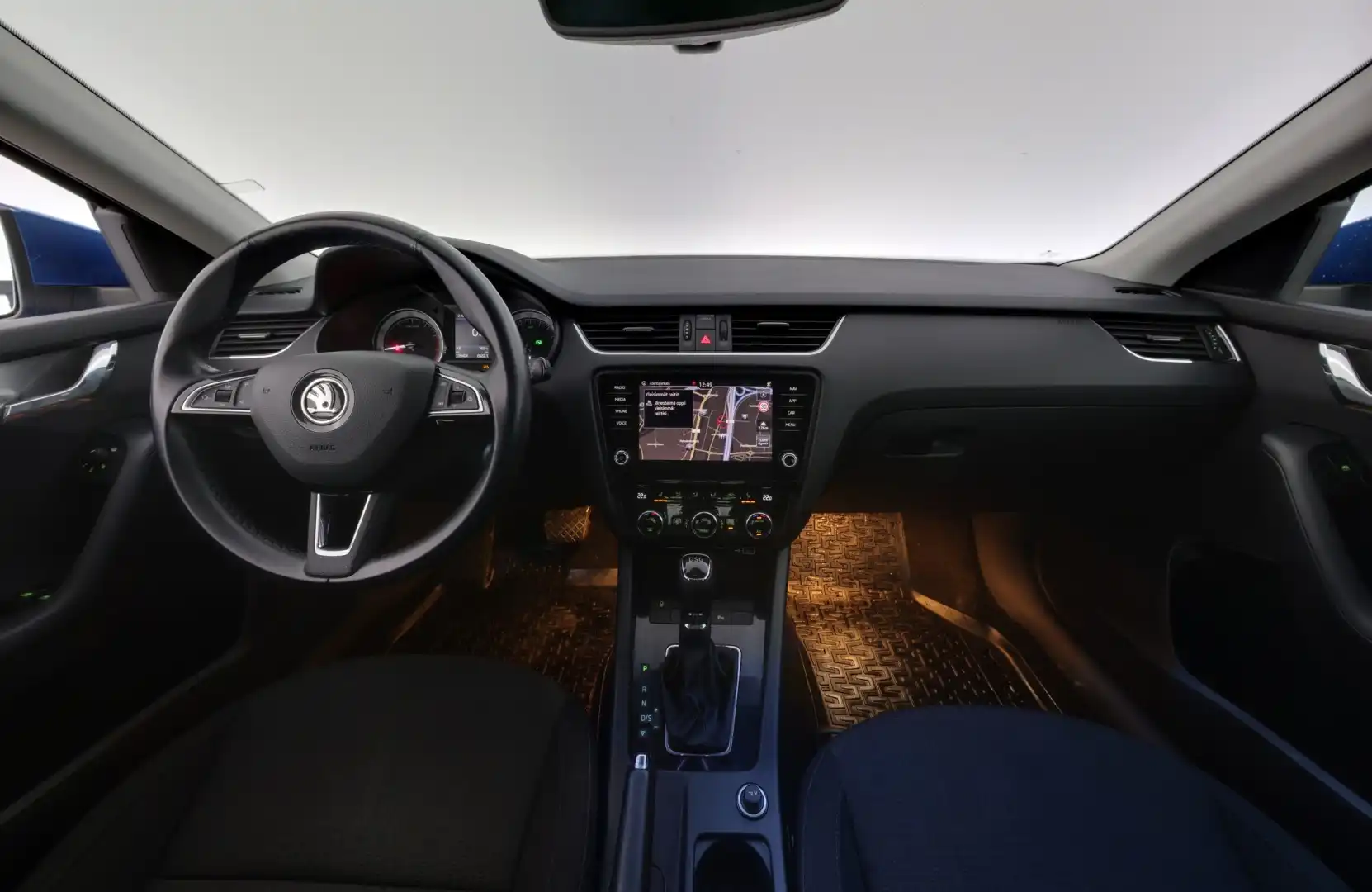 car-image