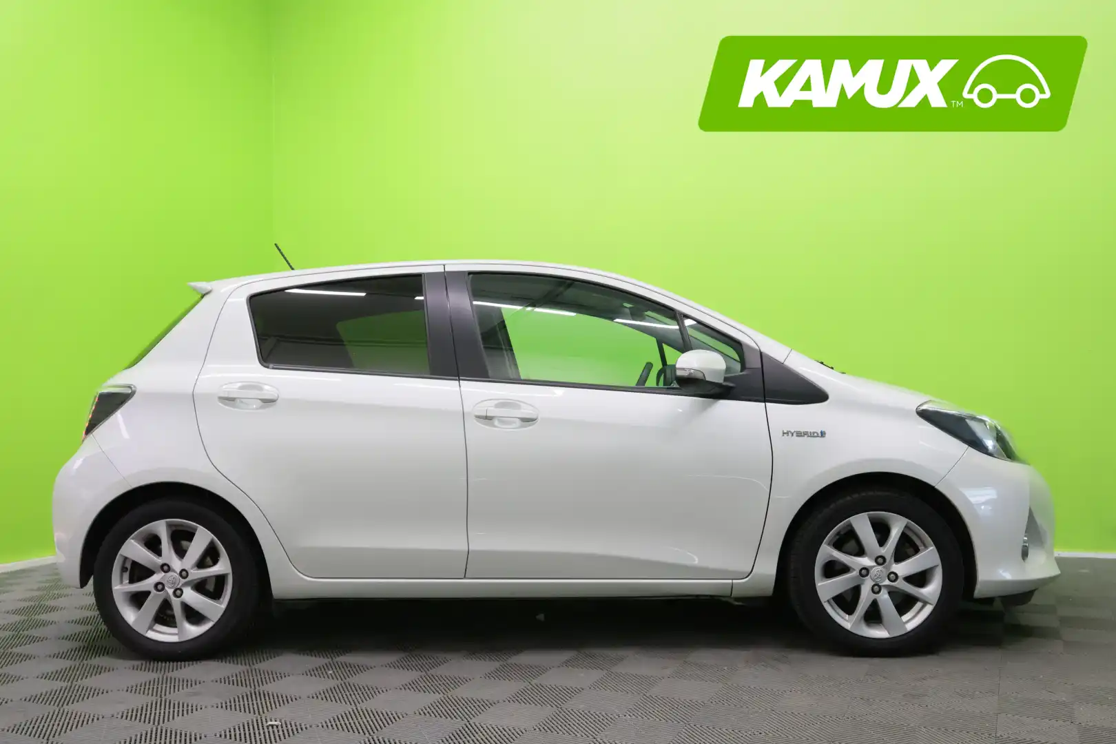 car-image