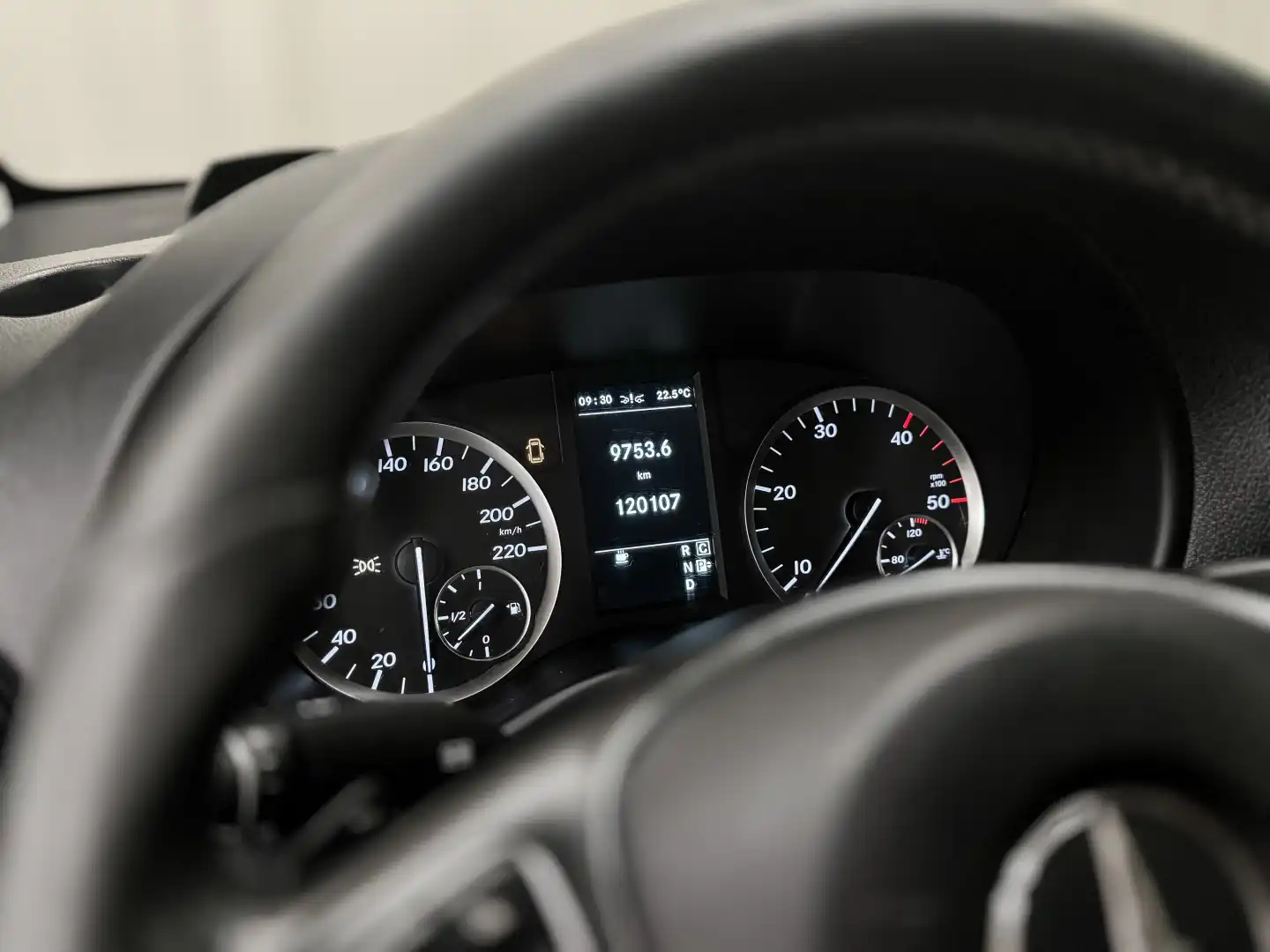 car-image