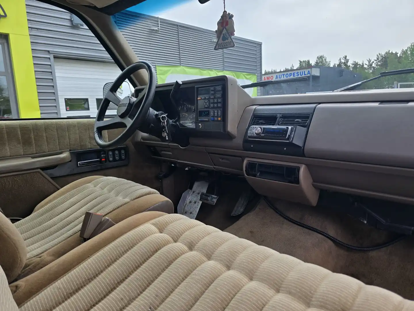 car-image
