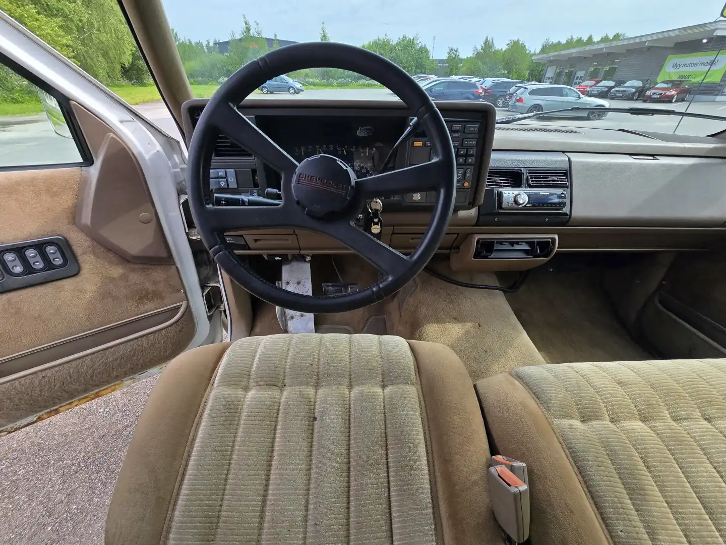 car-image