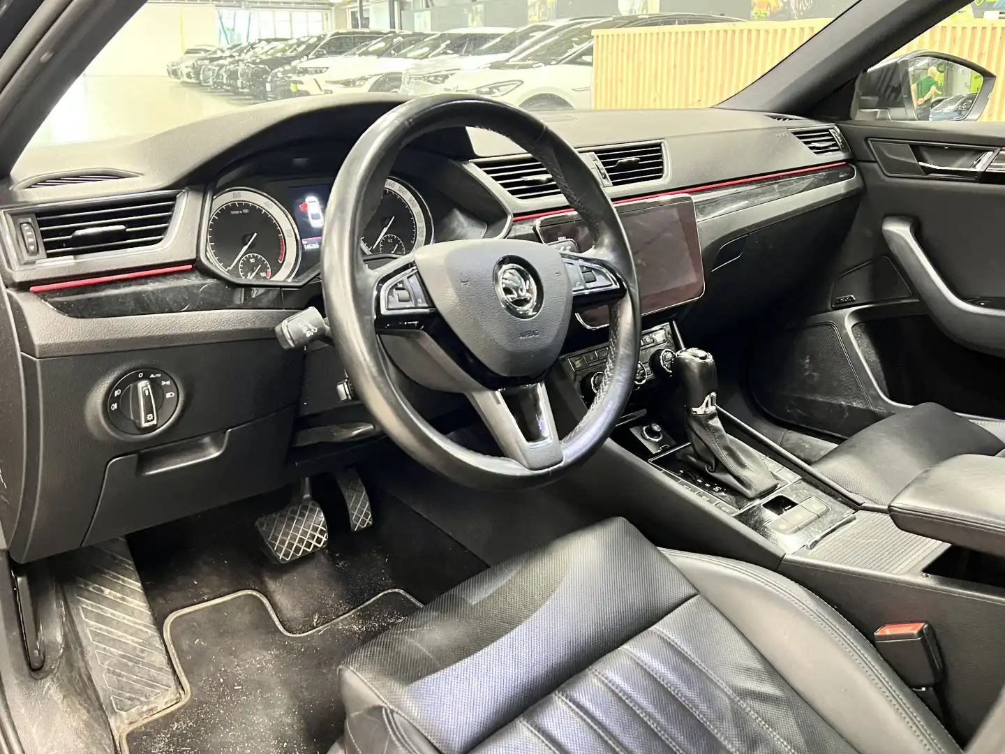 car-image