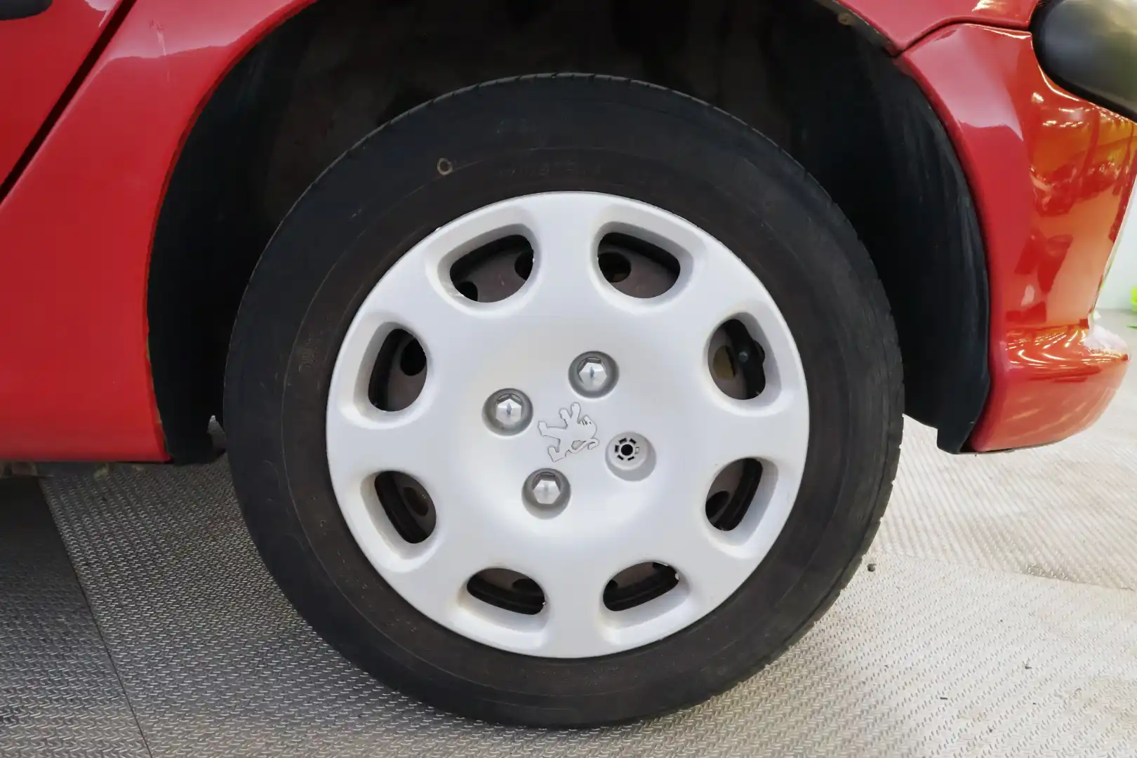 car-image
