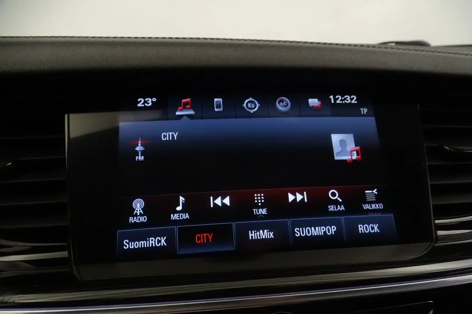 car-image