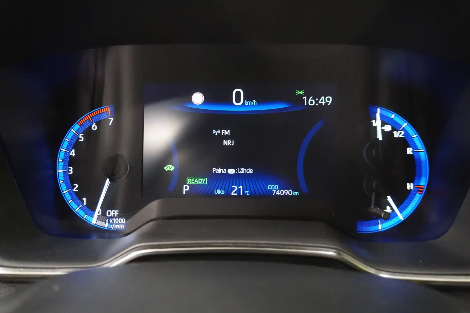car-image