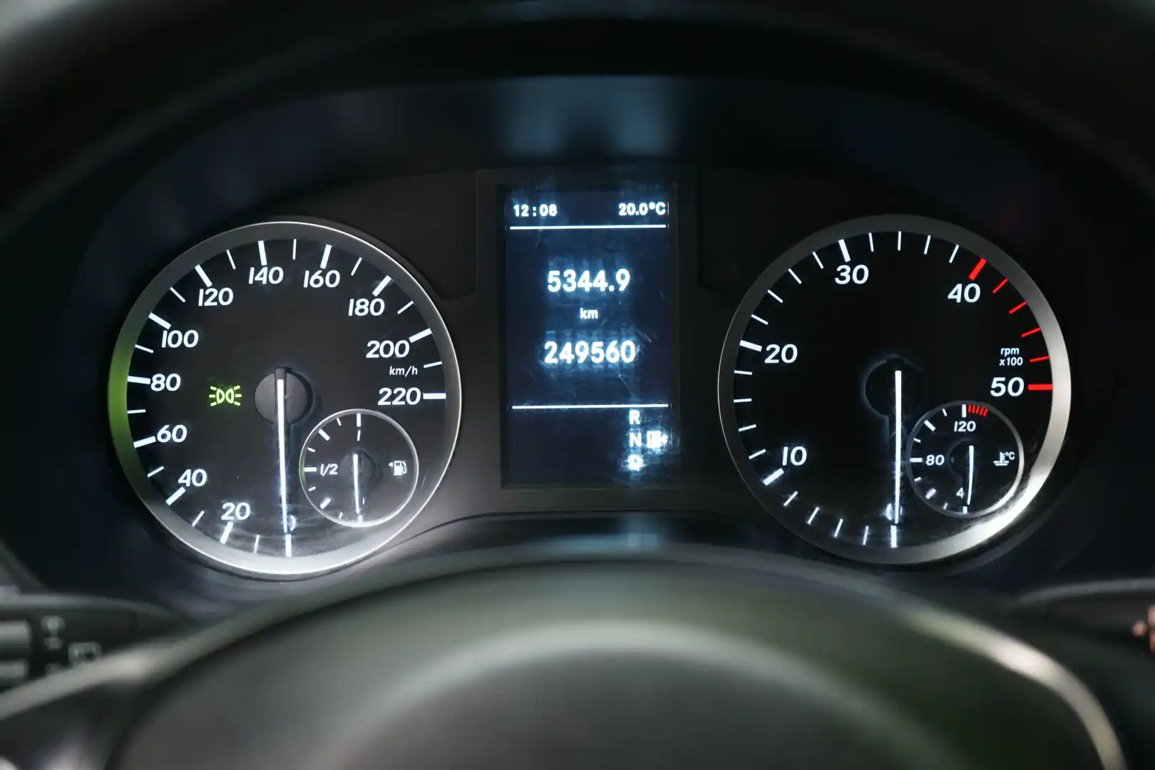 car-image