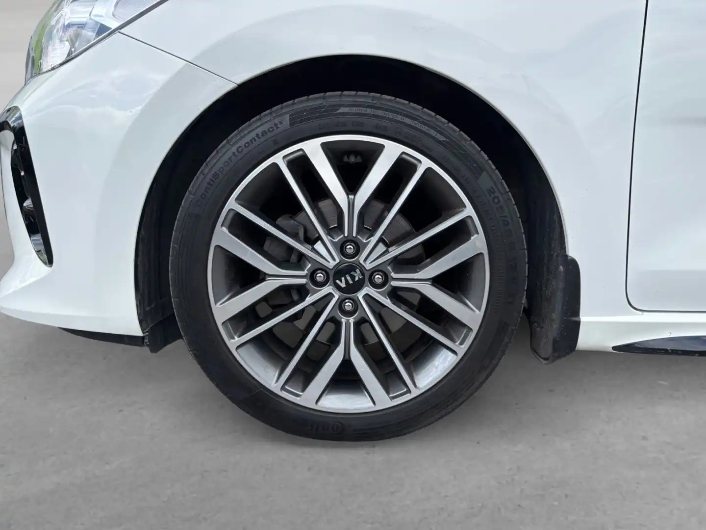 car-image
